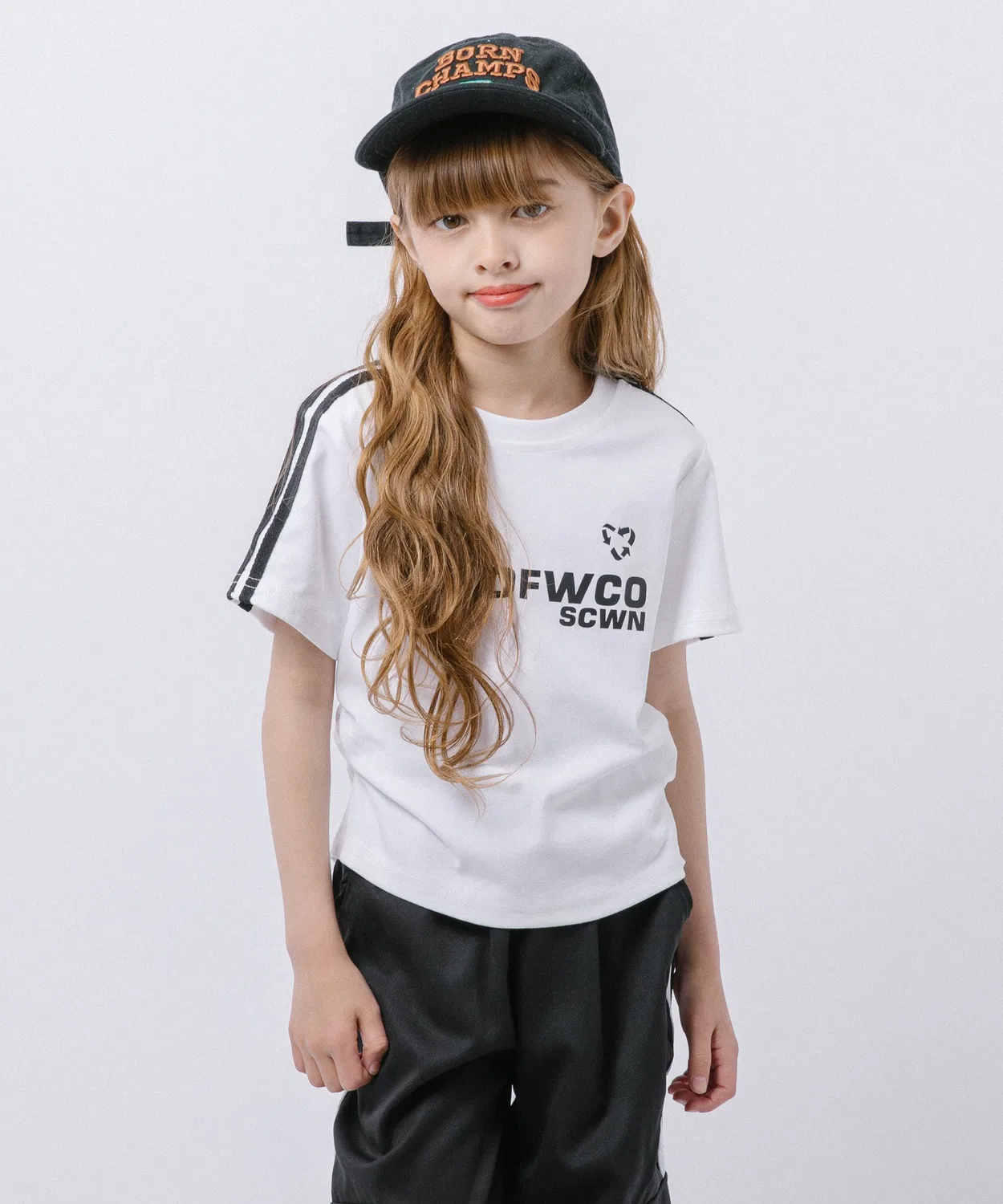 Детская футболка с длинным рукавомSide Line Logo Print URBAN CHERRY, Черный — фото 2