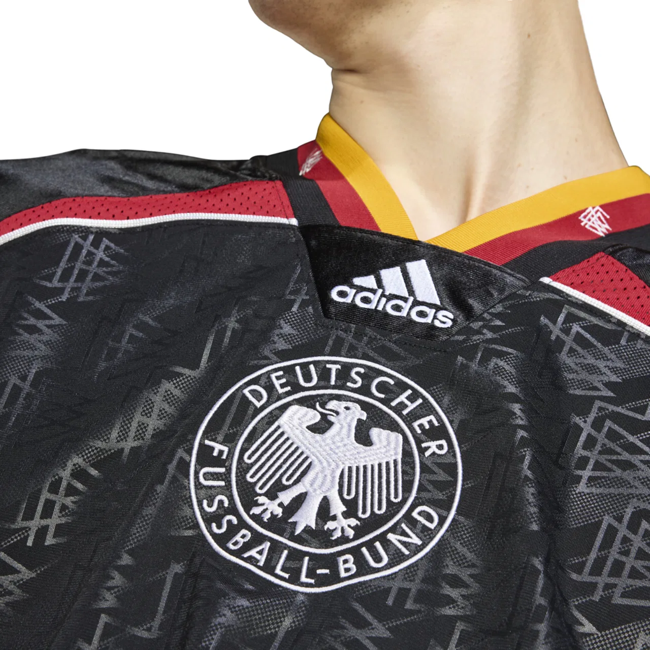 Мужская футболка Германия World Cup '26 H Jersey Adidas, цвет Black/Multi — фото 2