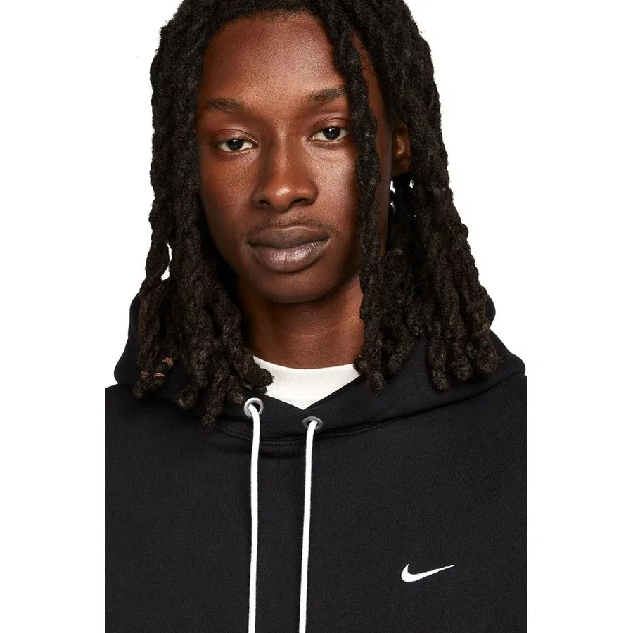 Мужской свитшот с капюшоном и флисовой подкладкой Solo Swoosh Nike, Черный — фото 4
