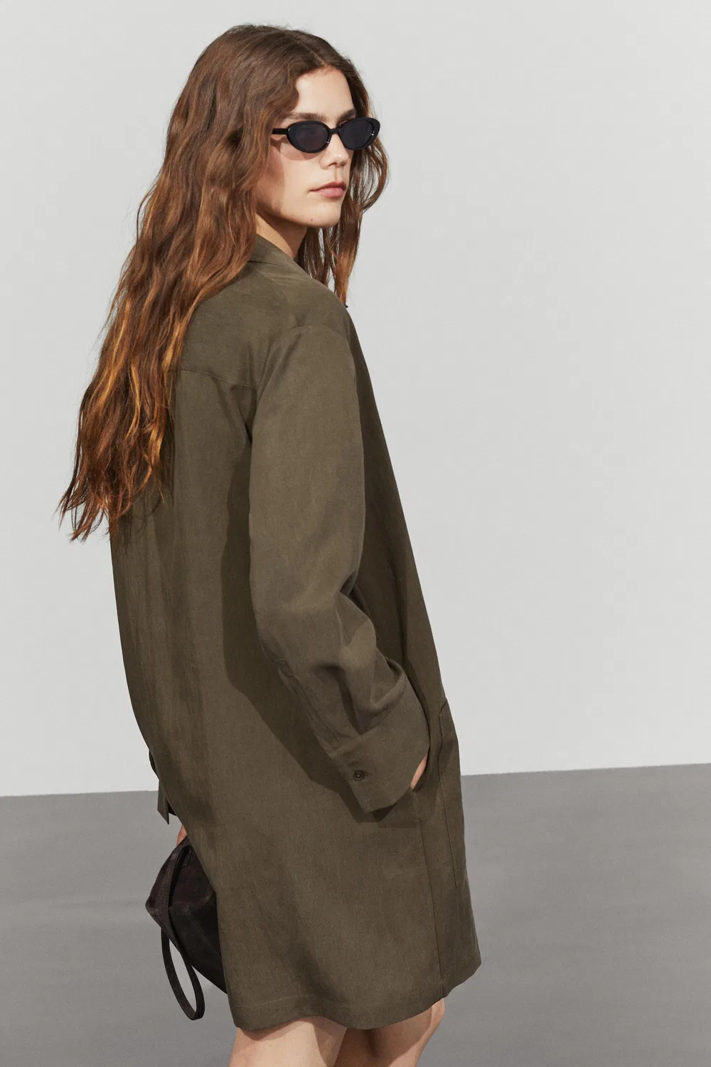 Платье-рубашка Massimo Dutti, короткое, с карманами, хаки — фото 3
