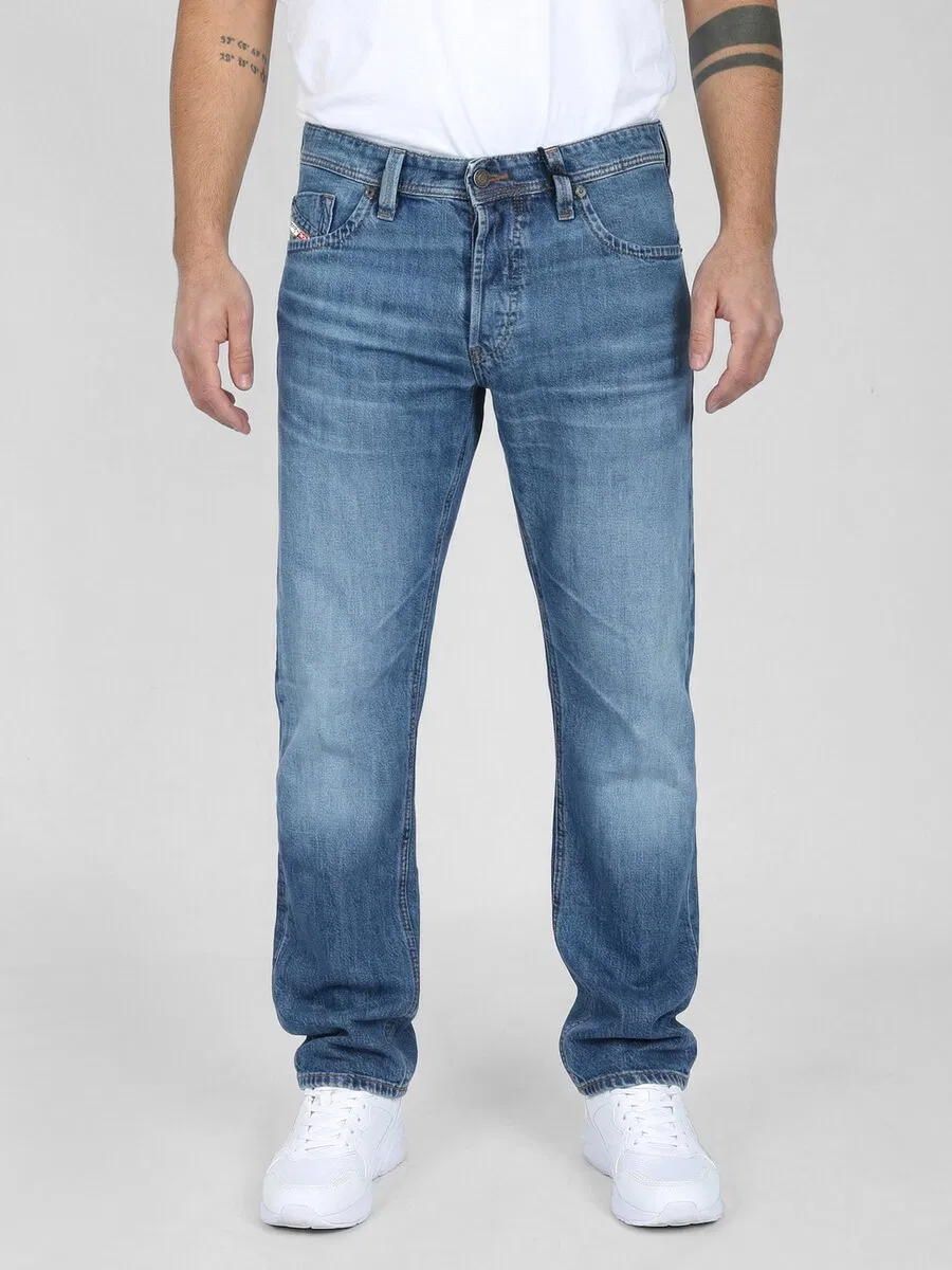 Джинсы DIESEL Regular Jeans 'Light & Supersoft MARKEE R68DX' синего цвета — фото 3