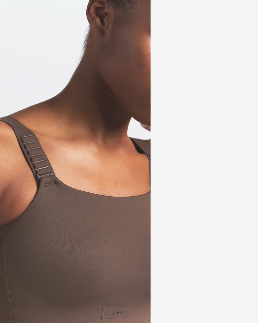 Топ NikeSKIMS Matte Women's Wide-Strap, темно-коричневый — фото 4