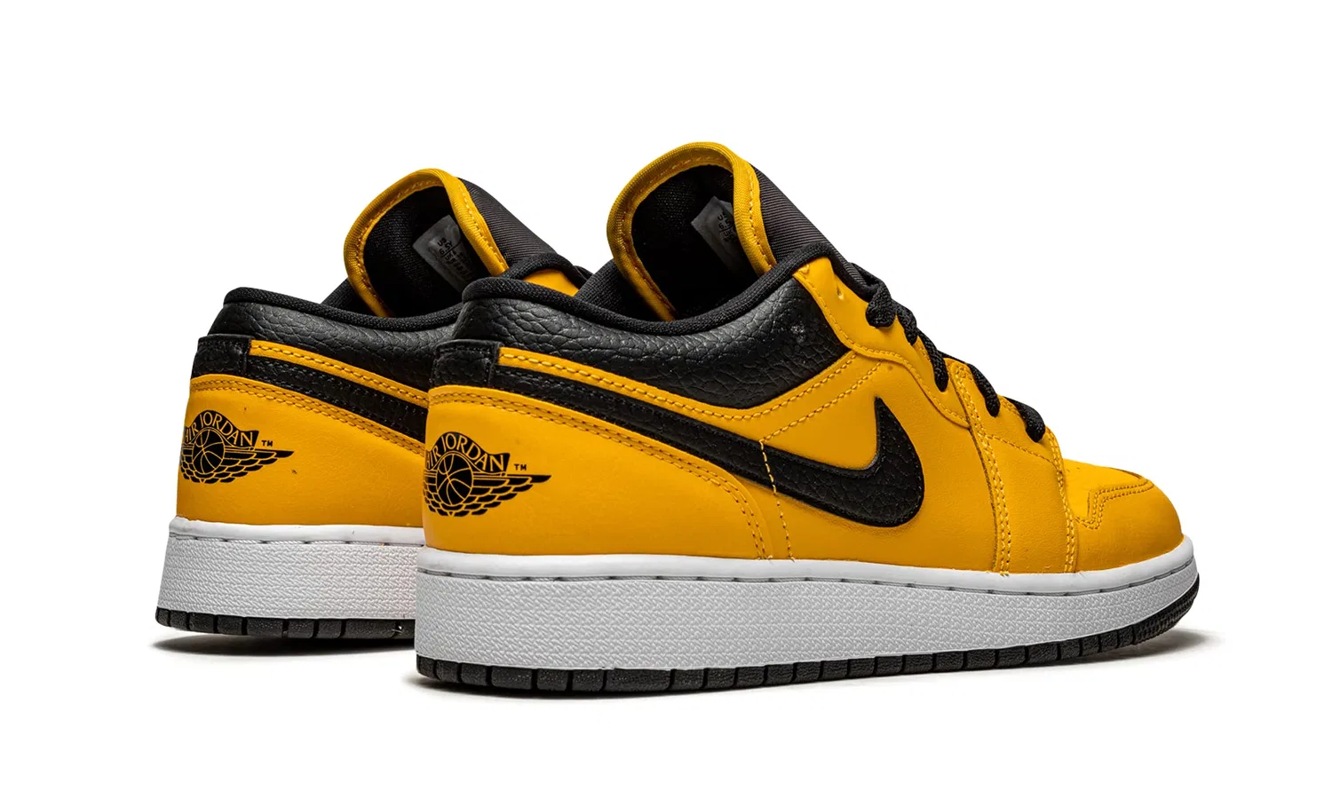 Детское кроссовки для мальчиков Jordan Air 1 Low Sneaker da uomo Big Kid NIKE, University Gold Black White — фото 3