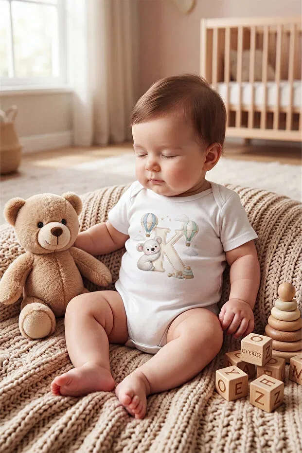 Детское боди с принтом Letter K Printed Baby Bodysuit Overoz, White-K