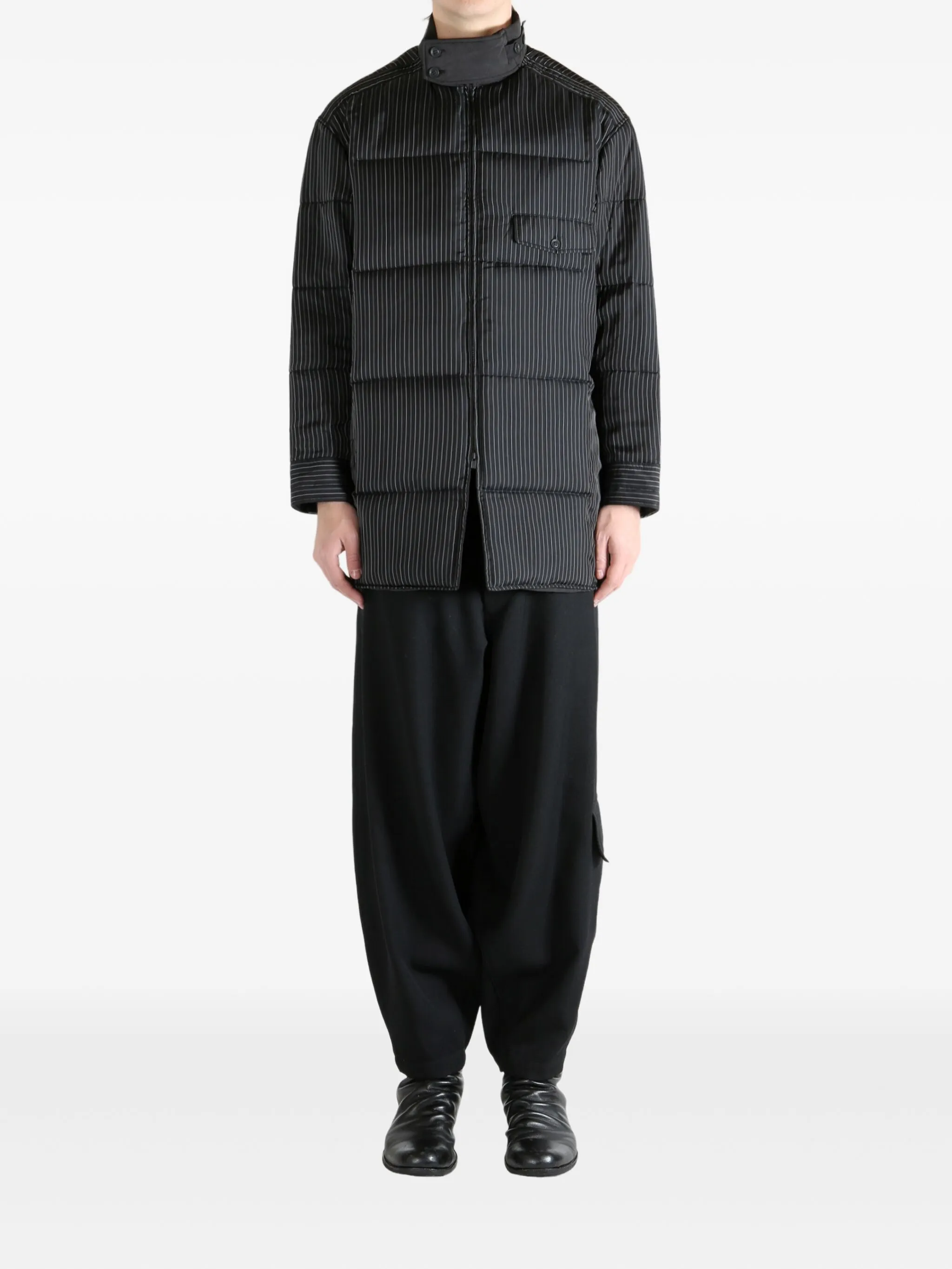 Стеганое пальто с рисунком в тонкую полоску Yohji Yamamoto, черный — фото 2