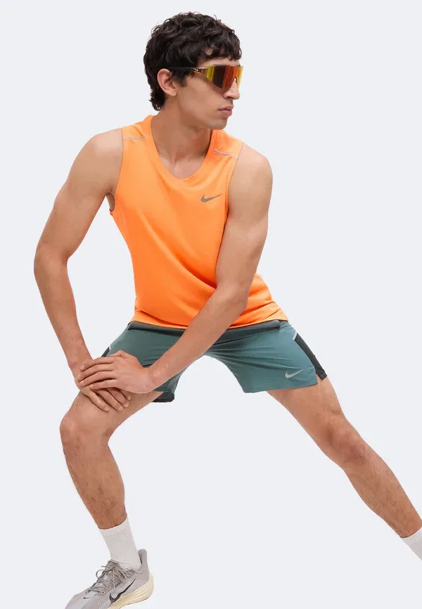 Топ с технологией Dri-fit Miler tank Nike Performance Total Orange, оранжевый — фото 4