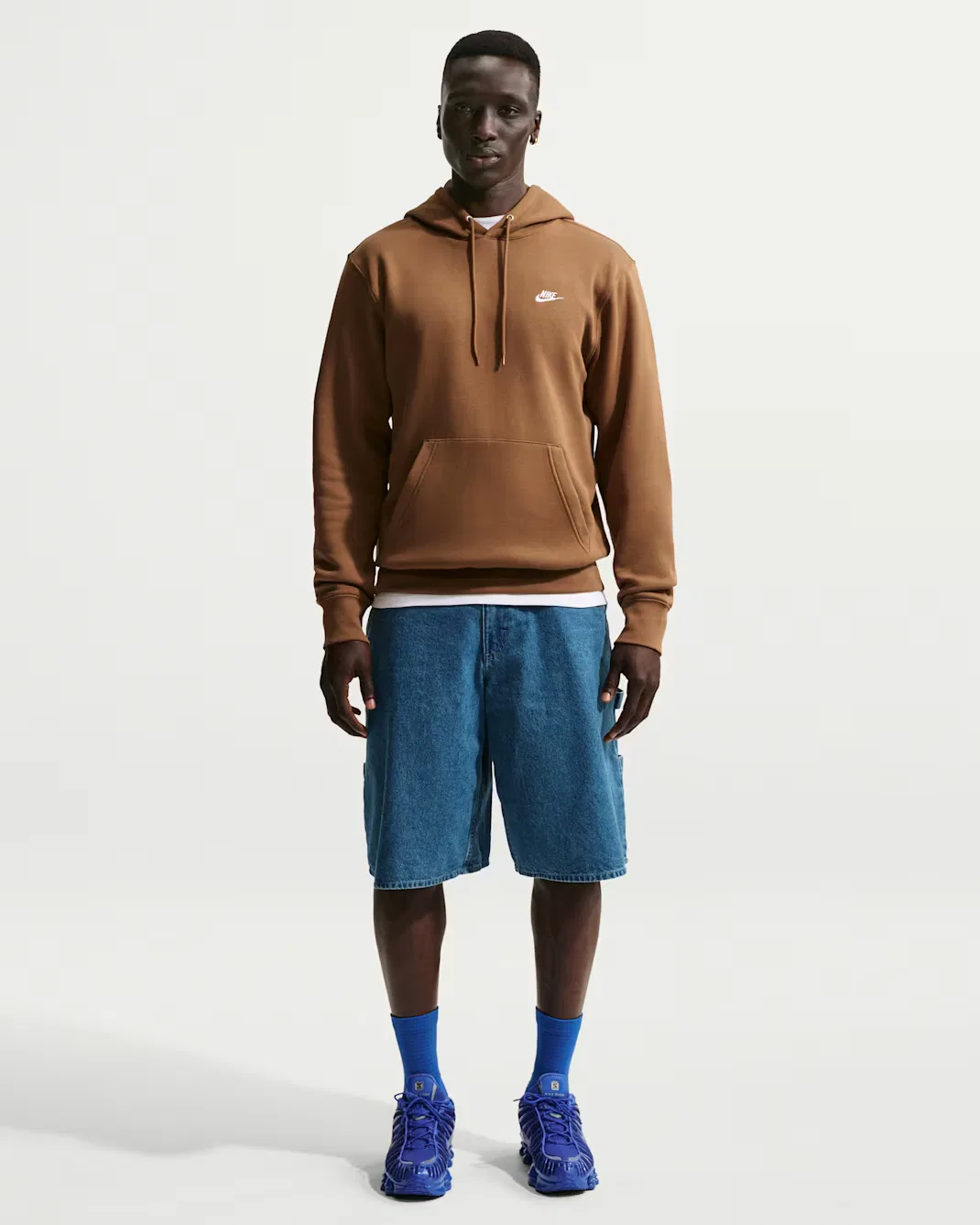 Мужская флисовая толстовка с капюшоном Nike Club, Ale Brown/Ale Brown/White — фото 4