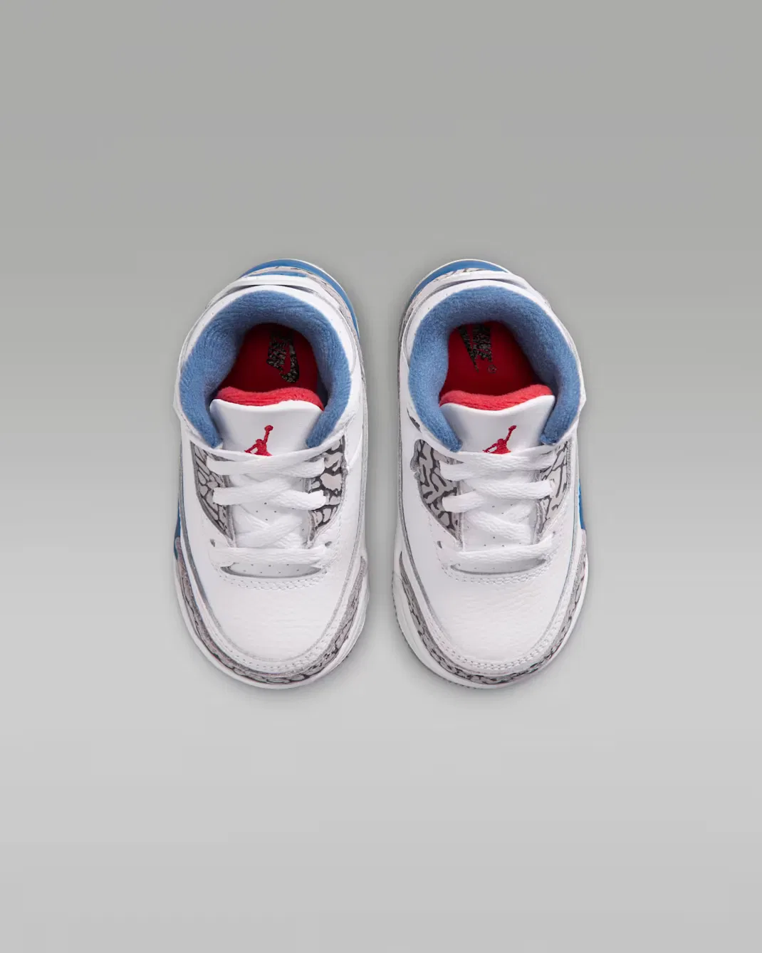 Детская/подростковая обувь Jordan 3 Retro "True Blue", White/True Blue/Cement Grey/Fire Red — фото 4