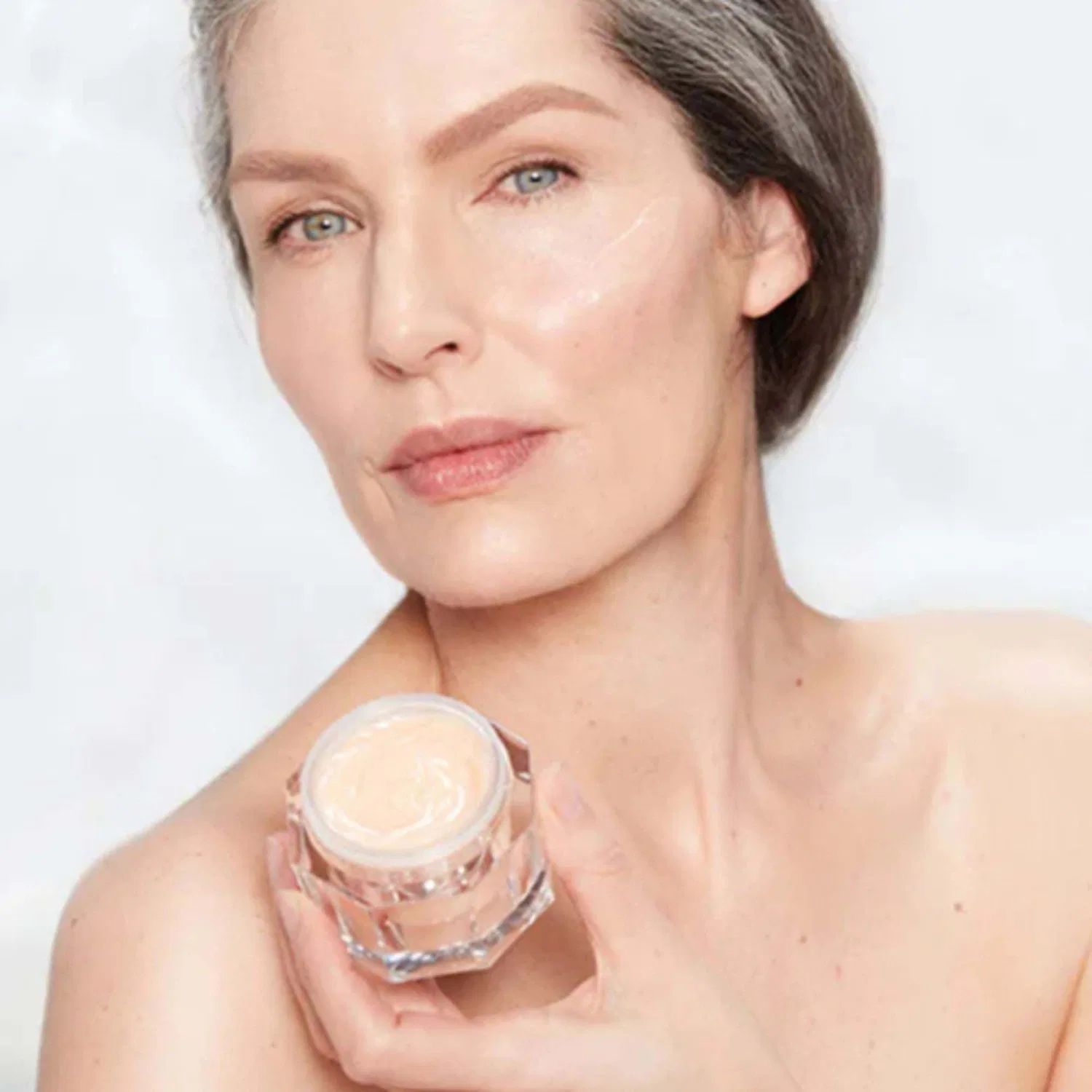 Ночной крем-эликсир Charlotte's Magic Night Cream Refill Charlotte Tilbury — фото 2