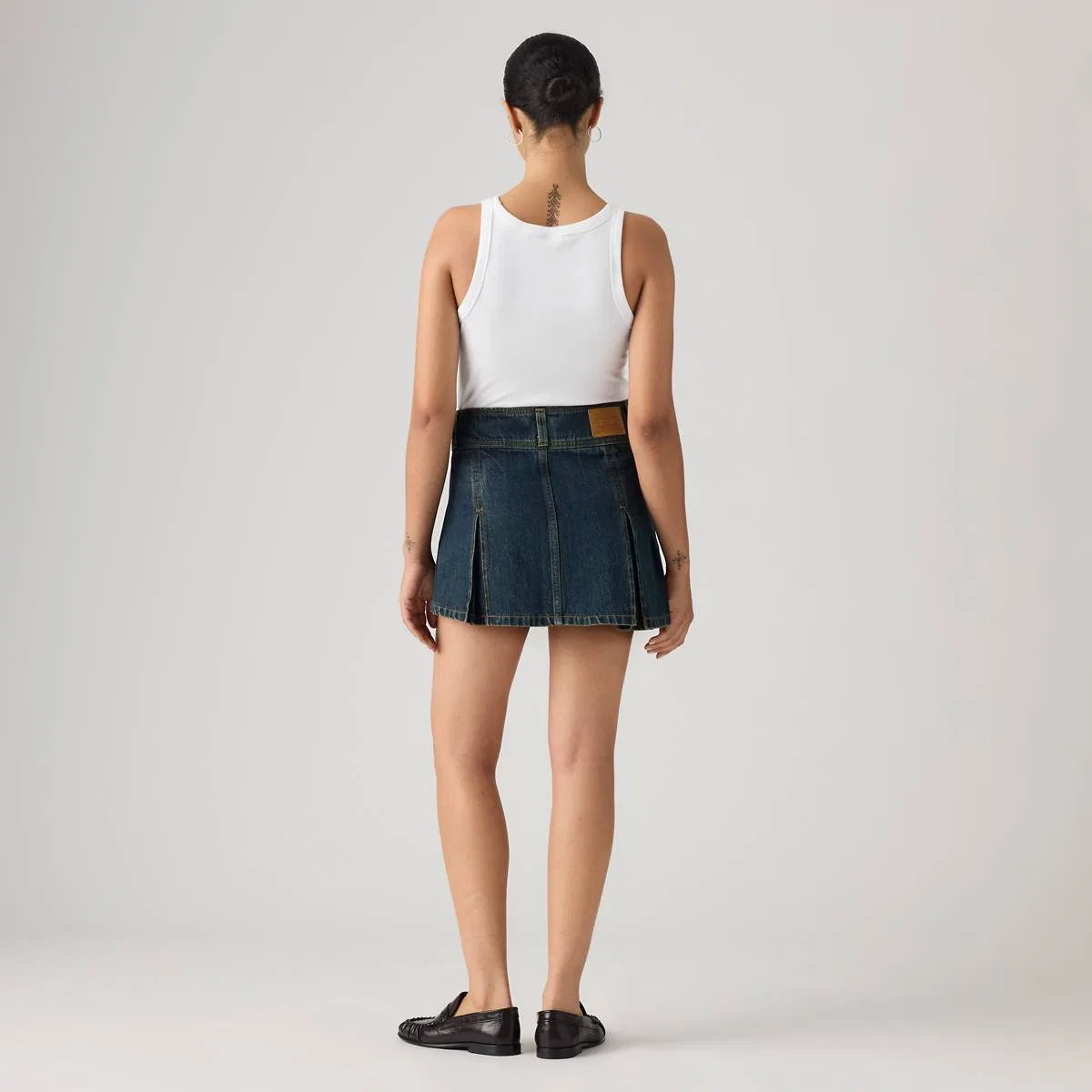 Мини-Юбка с обратными складками Levi's, Happy Tale Stone - Dark Wash — фото 3