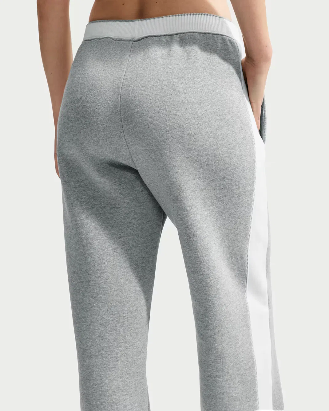 Женские спортивные брюки со средней посадкой Nike Studio Fleece Medium Weight "Nike Run Club", Dark Grey Heather/Sail/Sail — фото 3