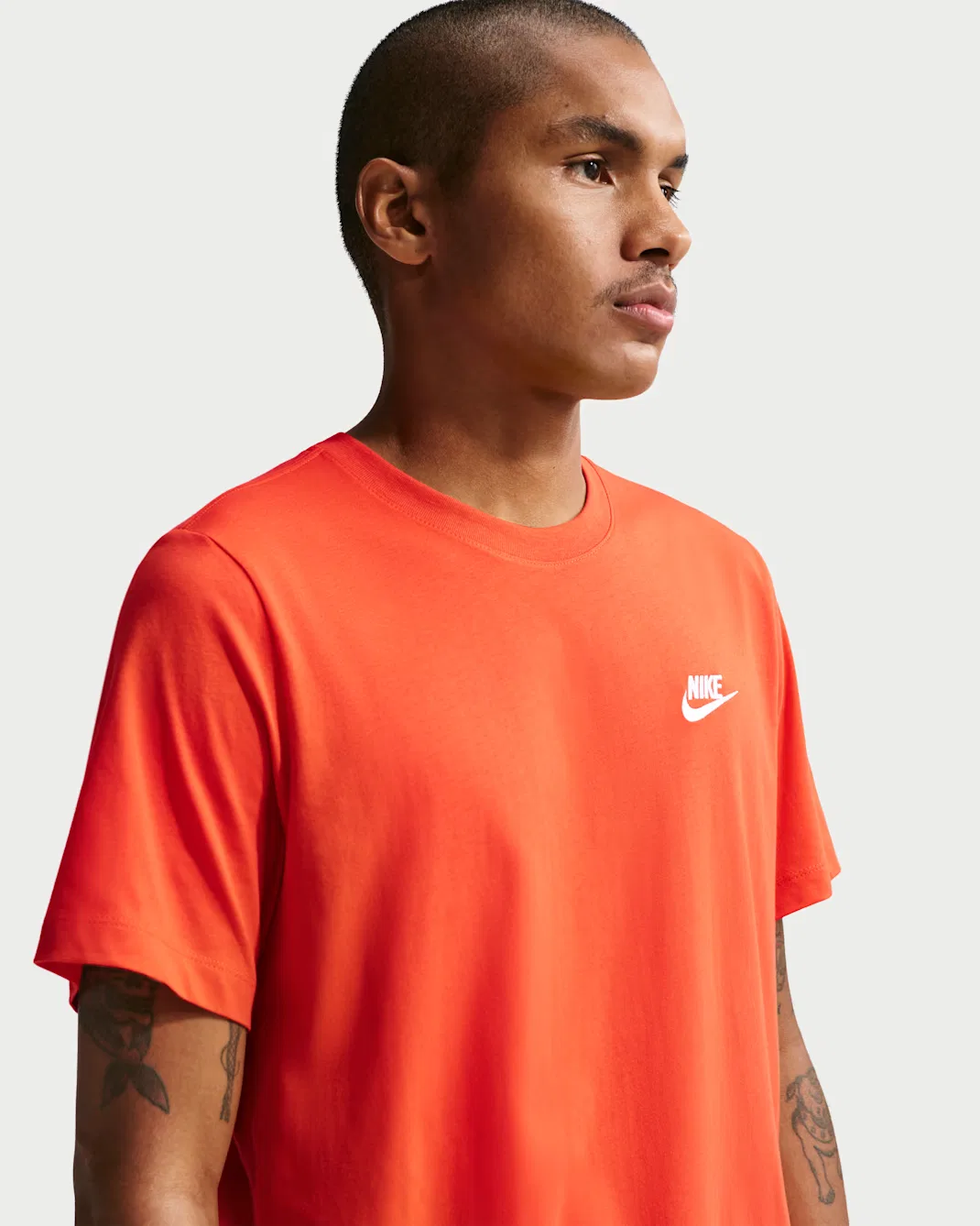 Мужская футболка Nike Sportswear Club, Cosmic Clay — фото 3