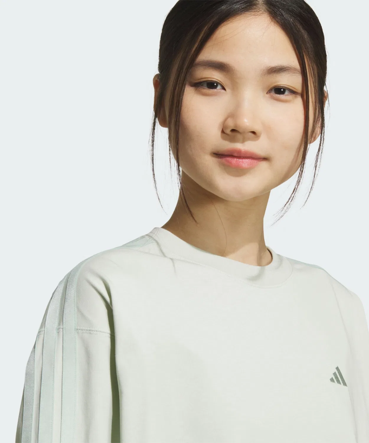 Женская футболка с длинным рукавомсвободного кроя Essentials Plus Three Stripes Adidas, Green — фото 4