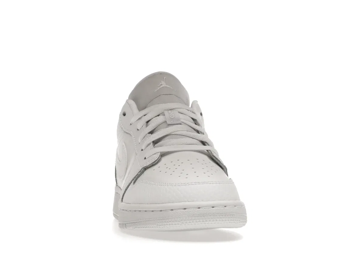 Детские кроссовки Lifestyle с текстурным замшевым верхом Jordan 1 Low, White/White-White — фото 2