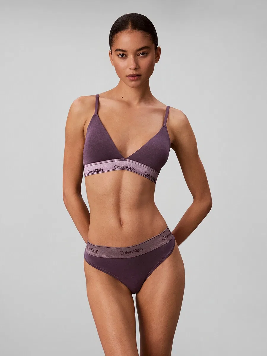 Треугольный бюстгальтер Calvin Klein темно-фиолетового цвета — фото 2