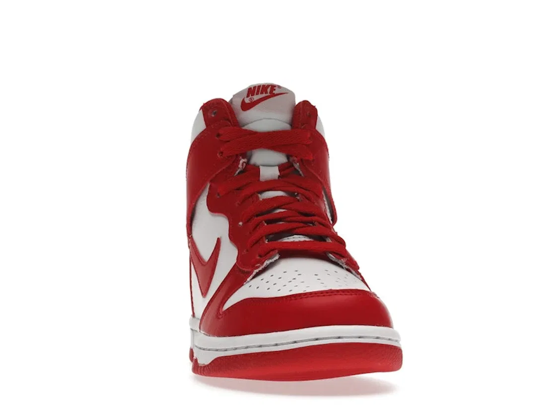Детские кроссовки высокие с белой подошвой Nike Dunk High, White/University Red — фото 2