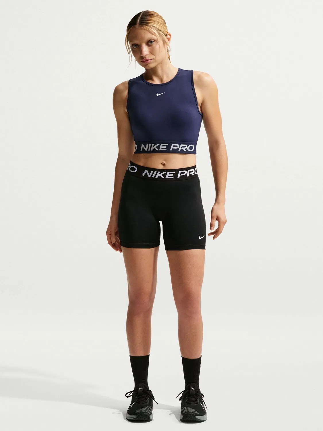 Шорты Nike Pro 365 с посадкой средней высоты, черные