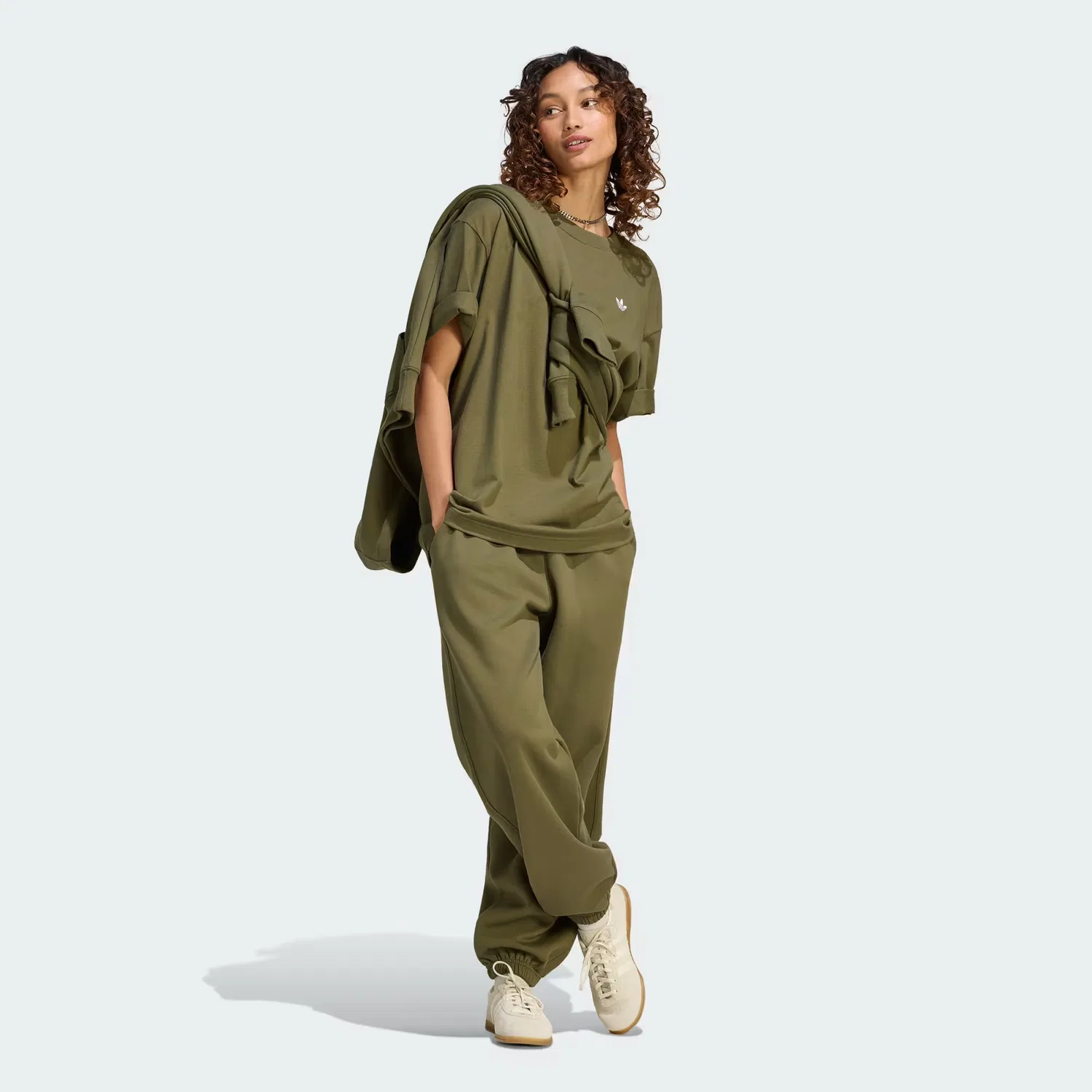 Женская футболка оверсайз Essentials Boyfriend Tee Adidas Originals, Olive Strata — фото 3