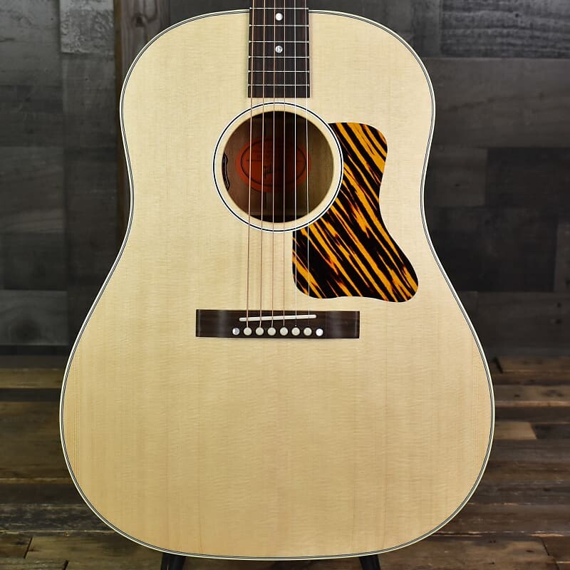 

Gibson J-35 Faded 30s Natural в жестком футляре