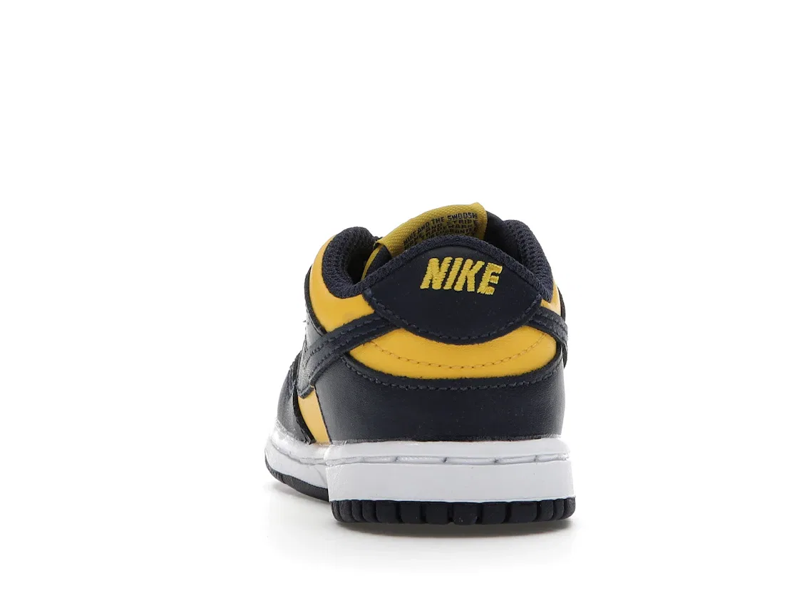 Детские кроссовки с верхом из кожи и замши Nike Dunk Low, Varsity Maize/Midnight Navy-White — фото 4