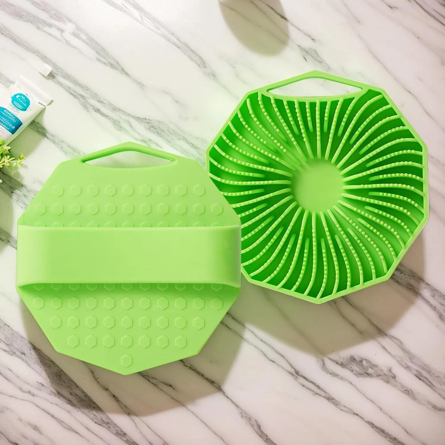 Скраб-щетка для тела, Silicone Body Scrubber, 2 шт, зеленый Generisch — фото 3