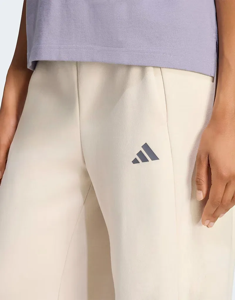 Флисовые брюки Adidas Performance 3-Stripe Studio Fleece Barrel Pants в сером цвете — фото 3