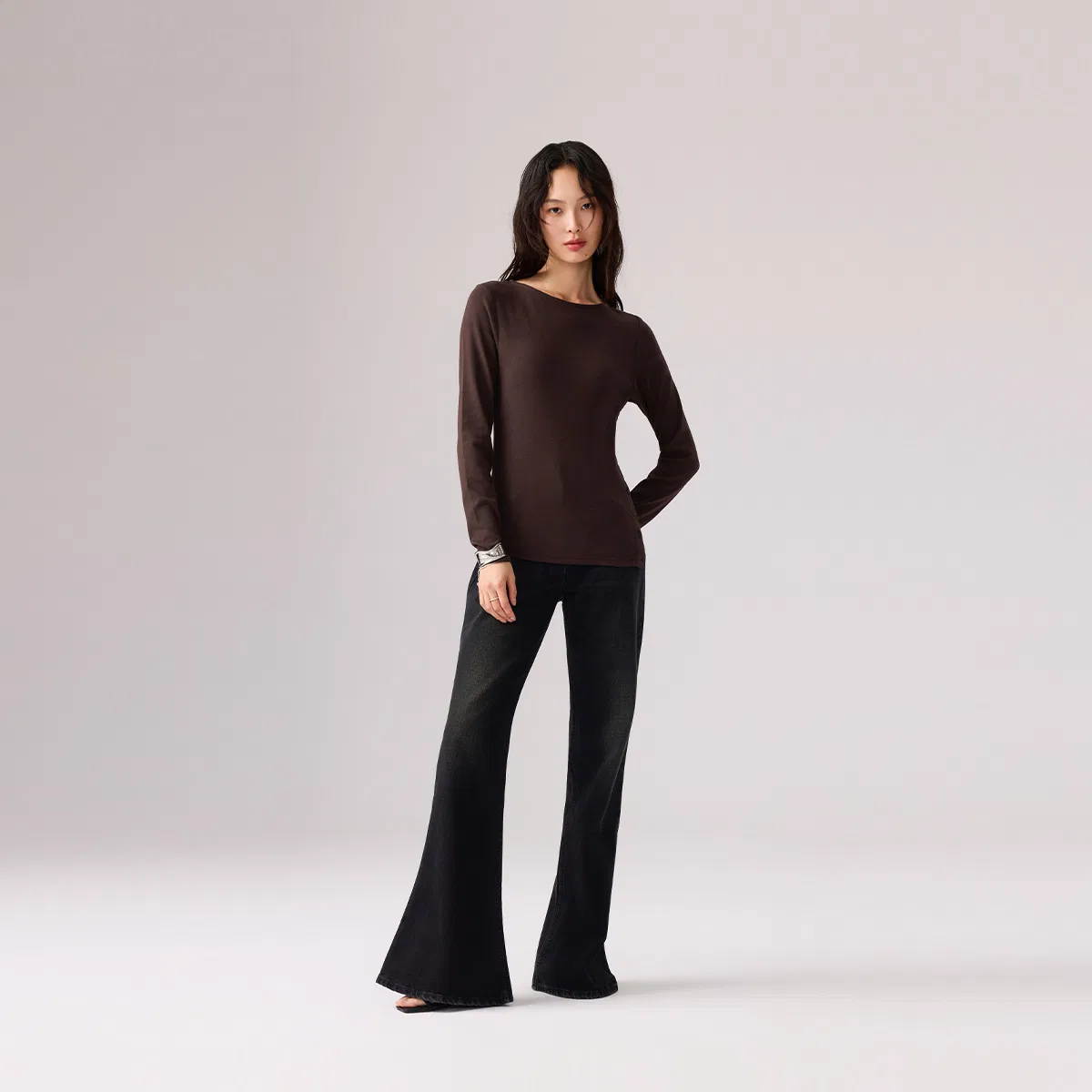 Женская футболка с лодочкой и приталенным кроем Dark Coffee Levis — фото 4
