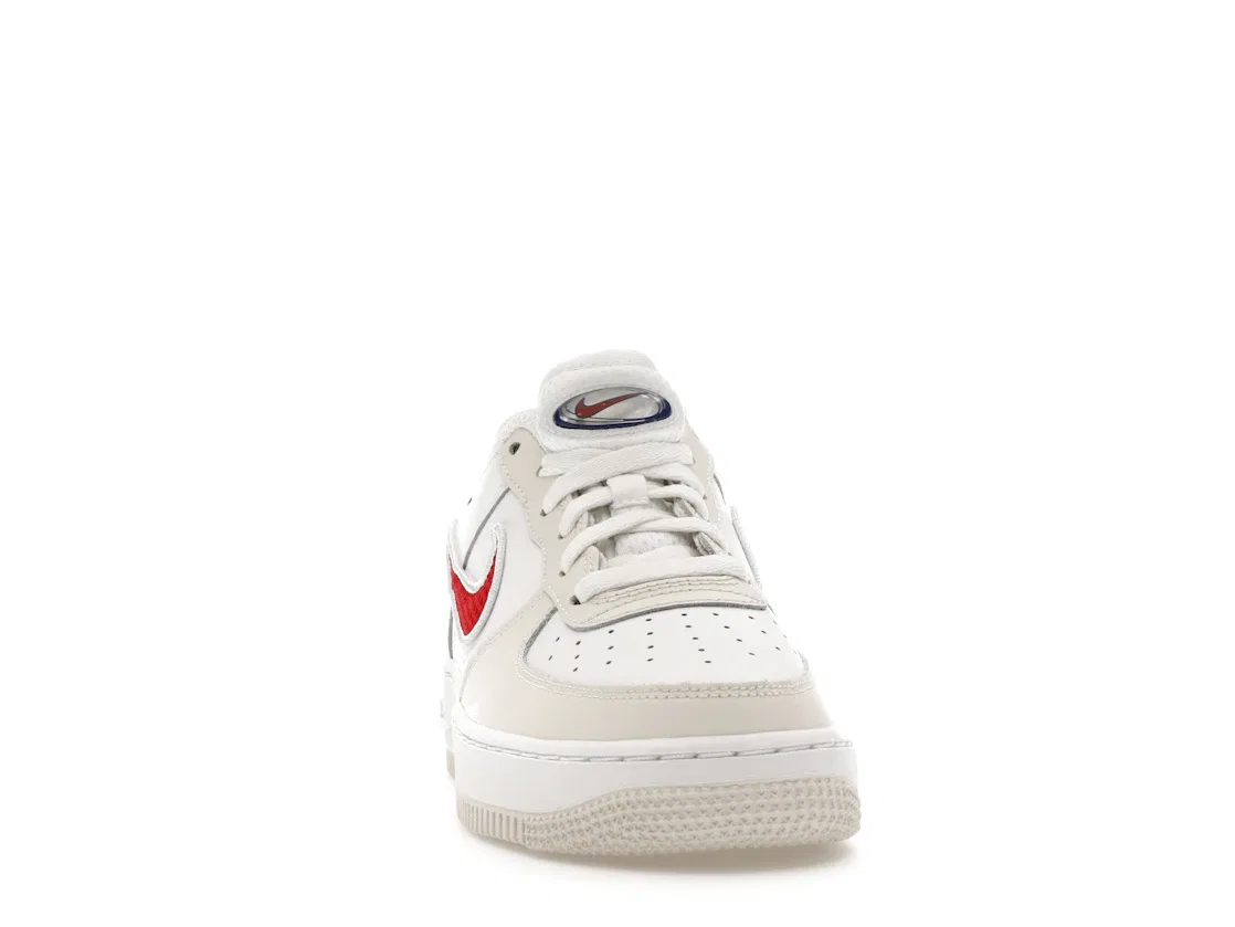 Детские кроссовки Lifestyle Nike Air Force 1 Low LV8, White/Deep Royal Blue/Gym Red/White — фото 2