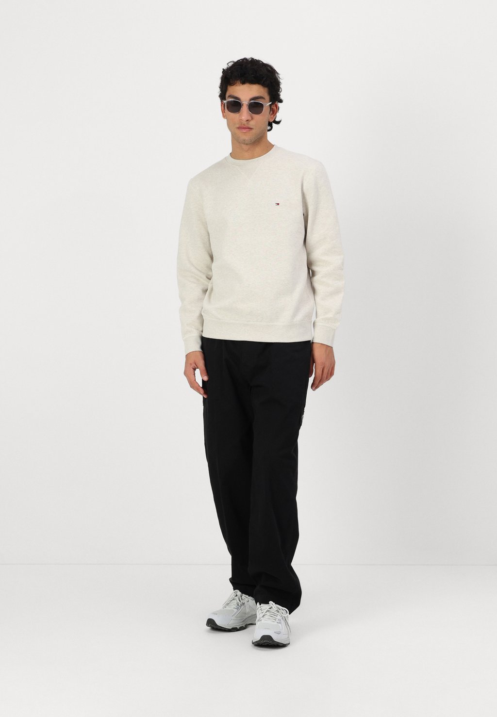 

Толстовка SEASONAL CREW NECK Tommy Hilfiger, молочный