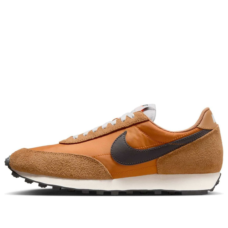 

Кроссовки Nike Daybreak 'Flax and Monarch', коричневый