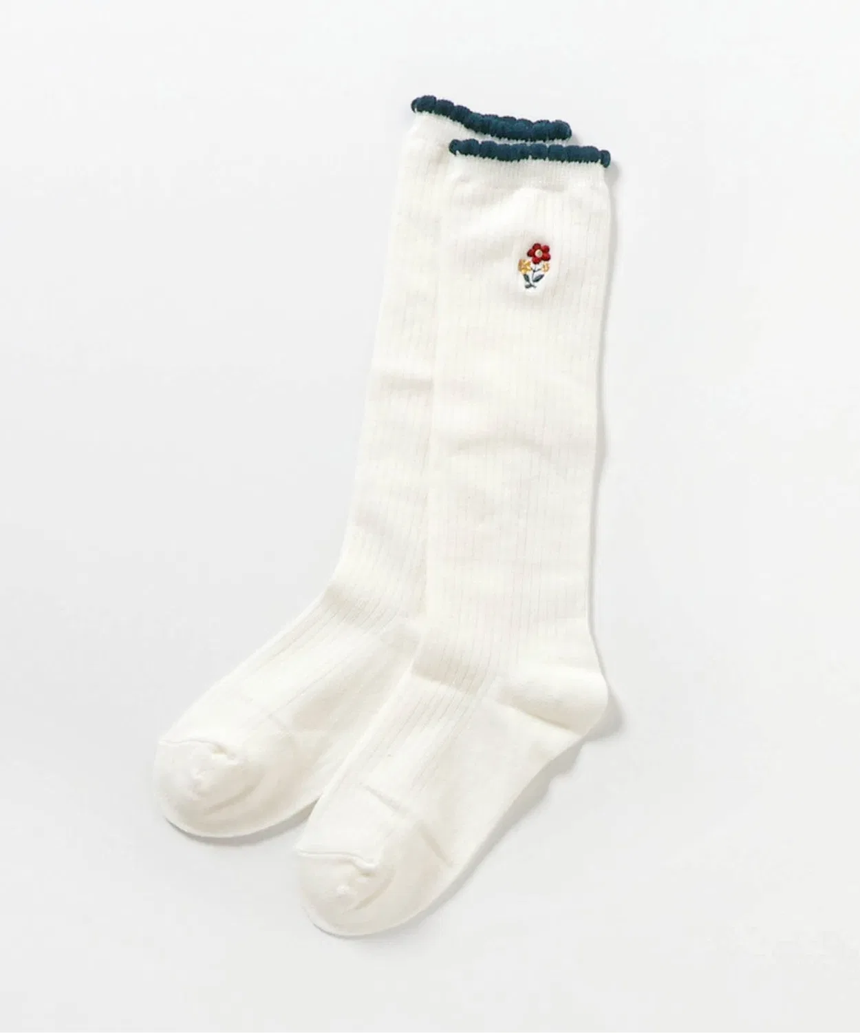 Детские носки с вышивкой, модель One Point Embroidery, apres les cours, Off White