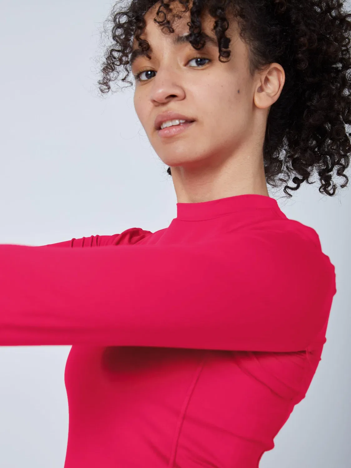 Спортивная футболка Sportkind Performance Shirt High Neck Long Sleeve Shirt розового цвета — фото 4