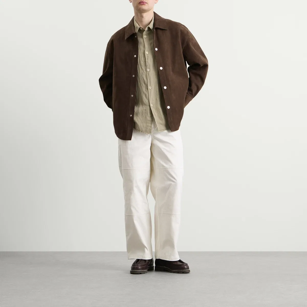 Рубашка-оверсайз на пуговицах из замши Suede Buttoned Overshirt Ami Paris, Chocolat — фото 4
