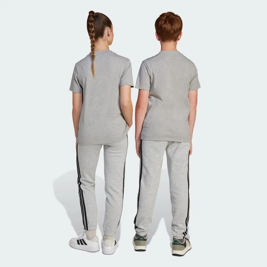 Спортивные штаны из футера с принтом 3 полосы adidas Sportswear JE0304 Essentials Pants Kids, Серо-черный — фото 2