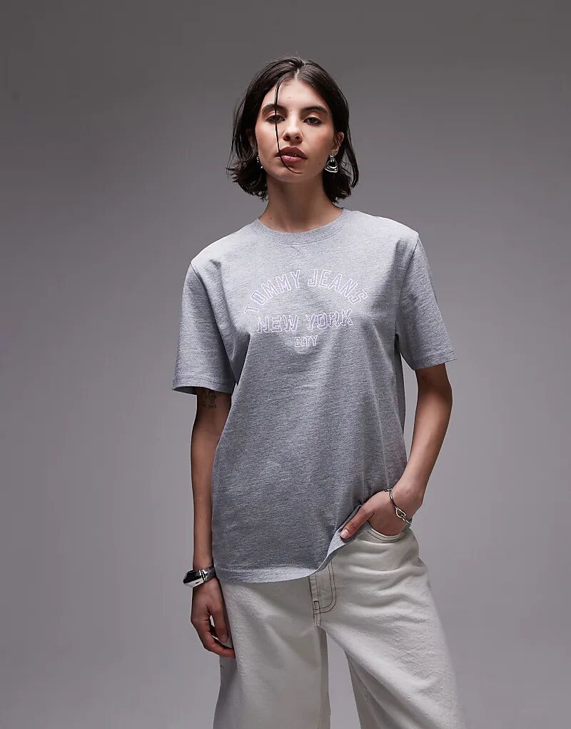 

Свободная футболка Tommy Jeans с логотипом университета серого цвета
