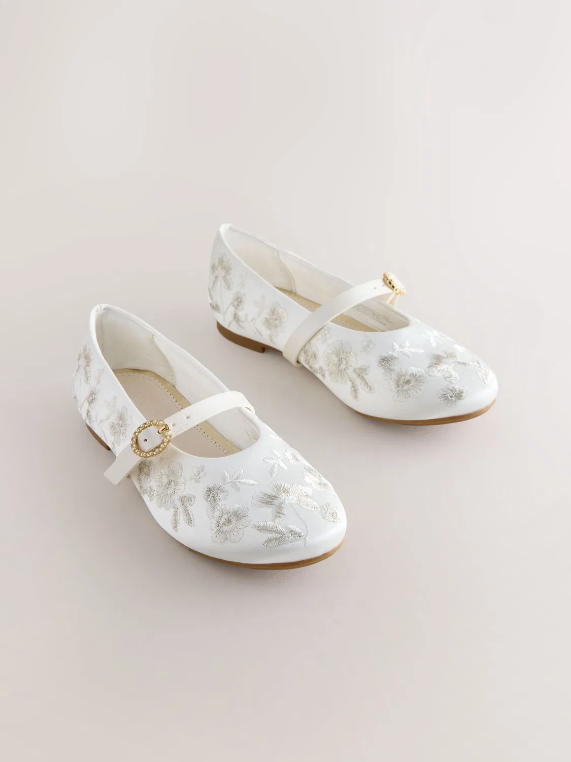 Туфли Мэри-Джейн с вышивкой White Embroidered Stain Resistant Satin Mary Jane Occasion Shoes Next, белый