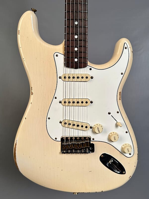 

Fender Custom Shop Limited Edition 1964 Stratocaster Relic Super Faded Old Shell Pink