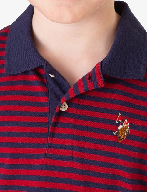 Футболка поло U.S. Polo Assn. Boys Yarn Dye Multi Stripe, красный — фото 3