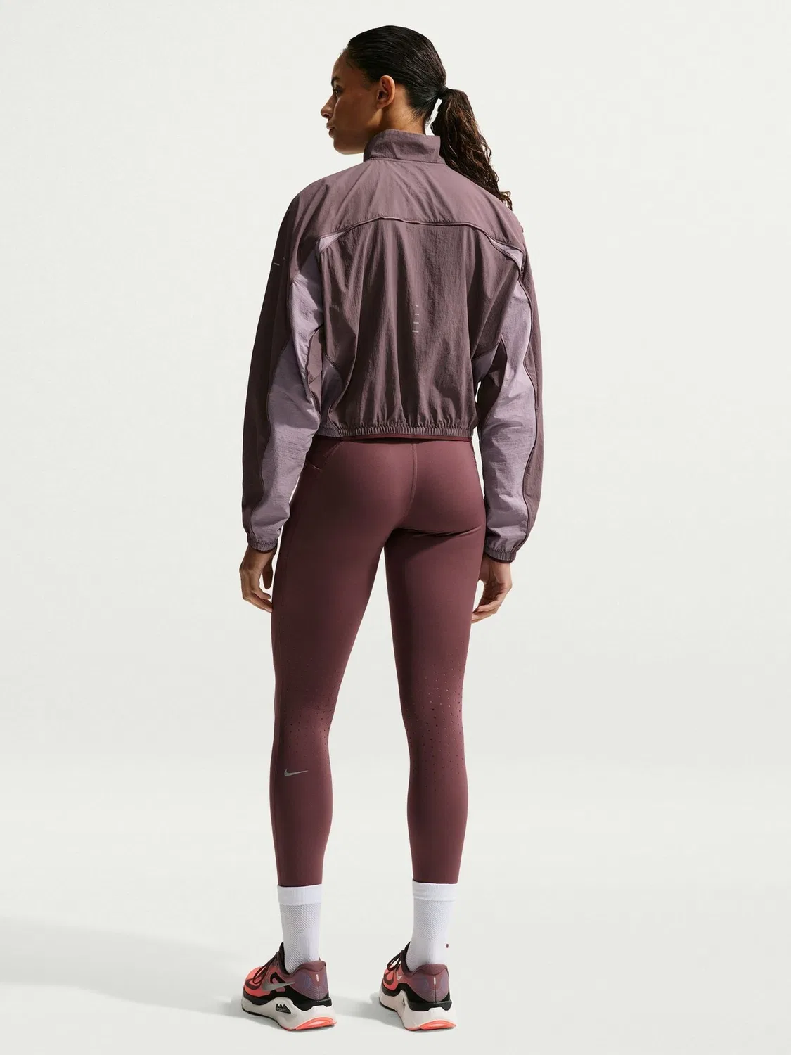 Куртка беговая Nike Tattoo Brown Nike, коричневый — фото 2