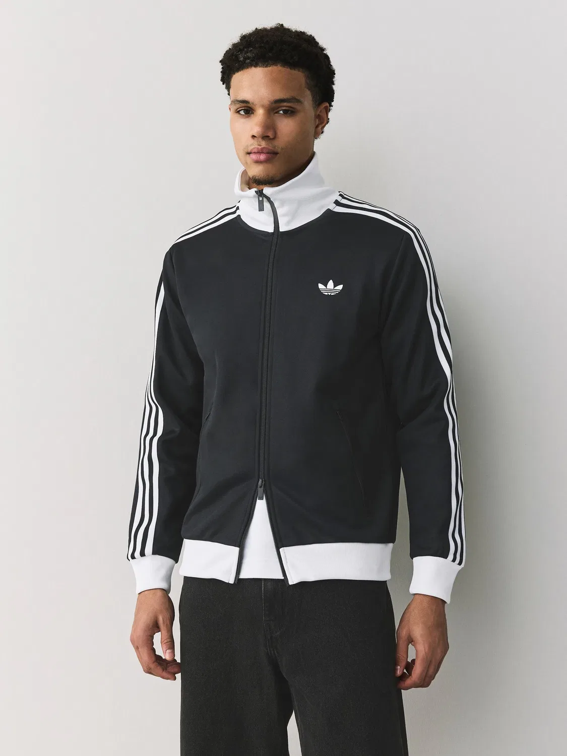 Черная классическая куртка adidas Originals