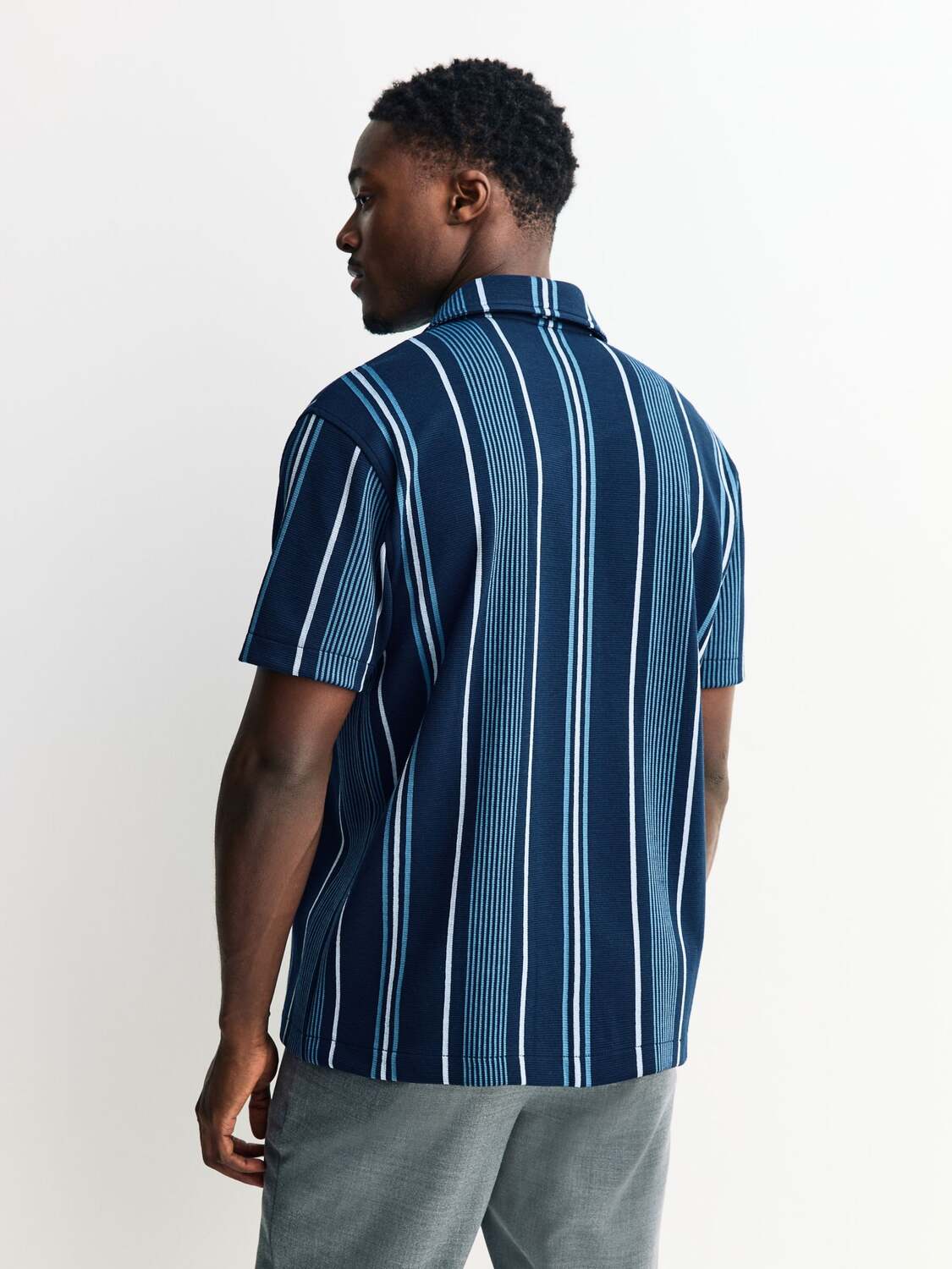Next Рубашка на пуговицах Regular fit в цветах Navy, Royal Blue, Pastel Blue — фото 3