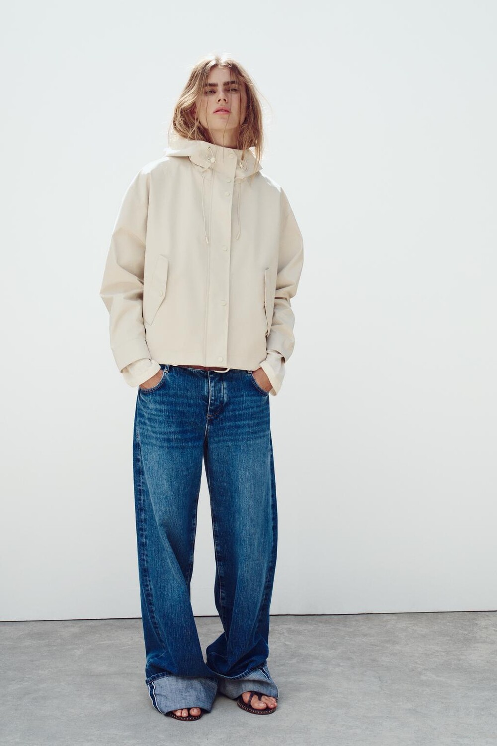 

Куртка с капюшоном ZARA, экрю