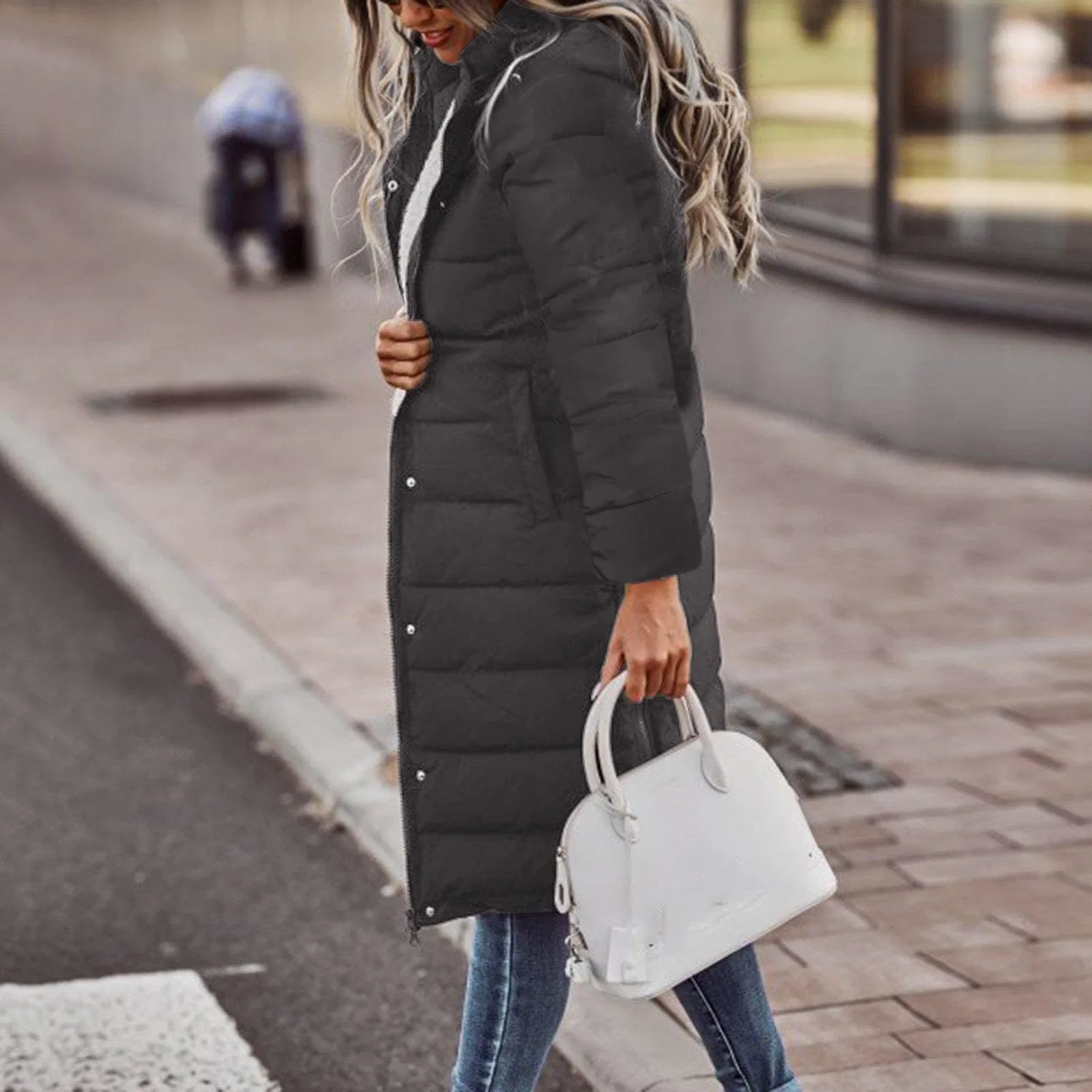 Женская стеганая куртка с капюшоном и боковой молнией, Grigio scuro — фото 3