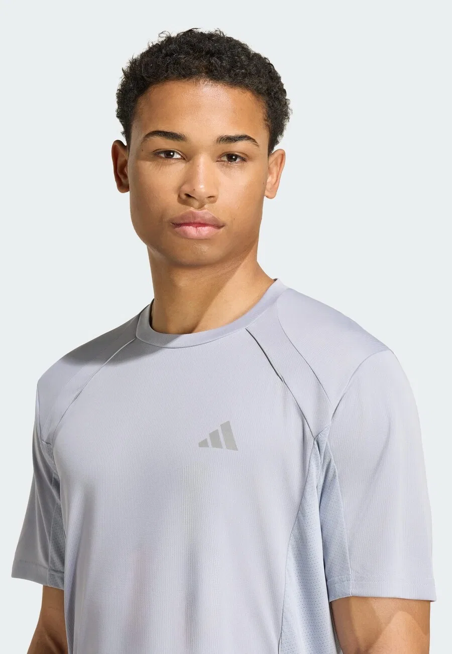 Футболка ADIDAS PERFORMANCE Performance Shirt 'Tech Apparel' серебристо-серого цвета — фото 4