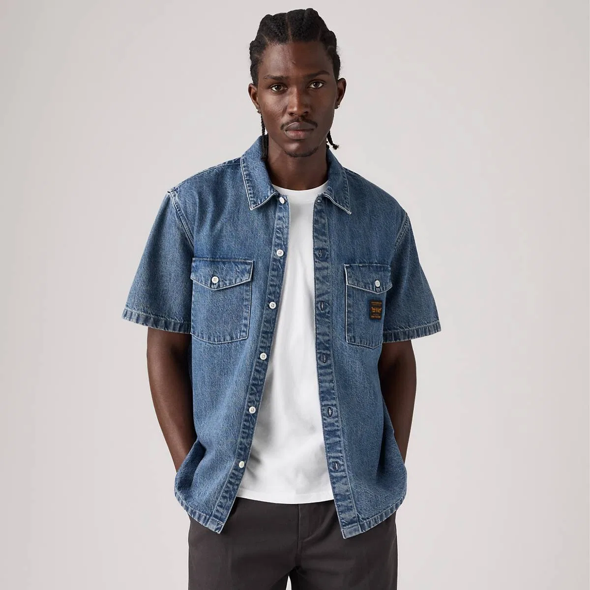 Свободная джинсовая рабочая рубашка с коротким рукавом Levi's, Mine For Now - Medium Wash