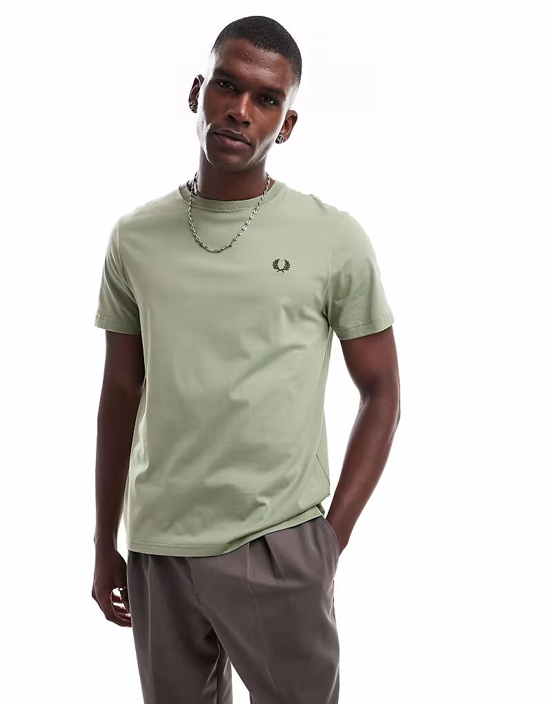 

Футболка Fred Perry с круглым вырезом зеленого цвета