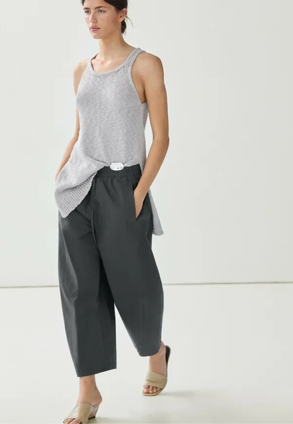 Брюки из хлопка и полиамида, модель Cropped technical barrel fit pants, Massimo Dutti, синий — фото 4
