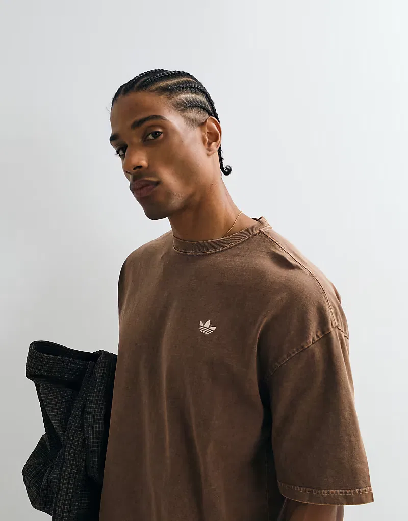 Футболка Adidas Originals Essential свободного кроя, коричневый, с эффектом потертости — фото 3