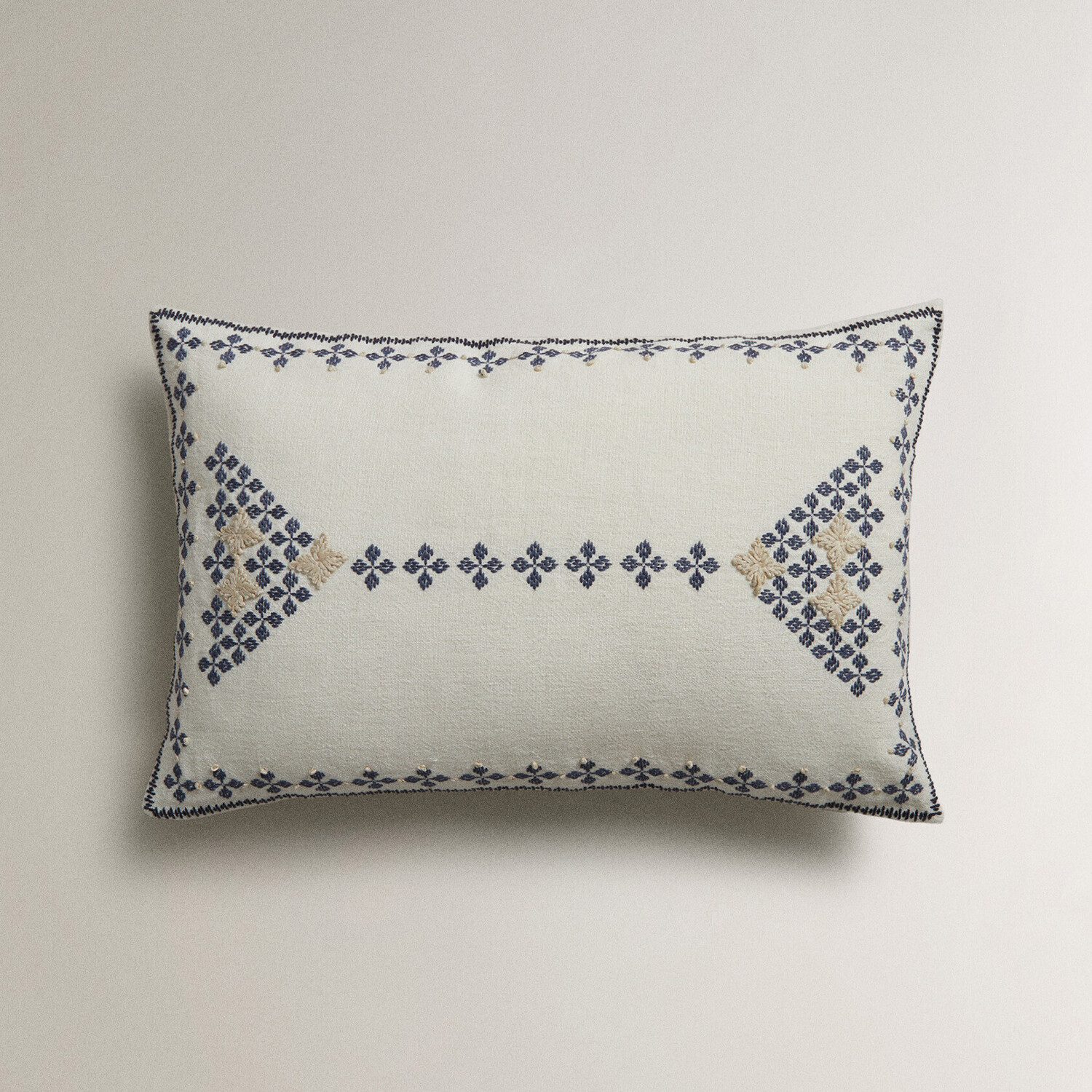 

Чехол для подушки Zara Home Embroidered, 40х60 см