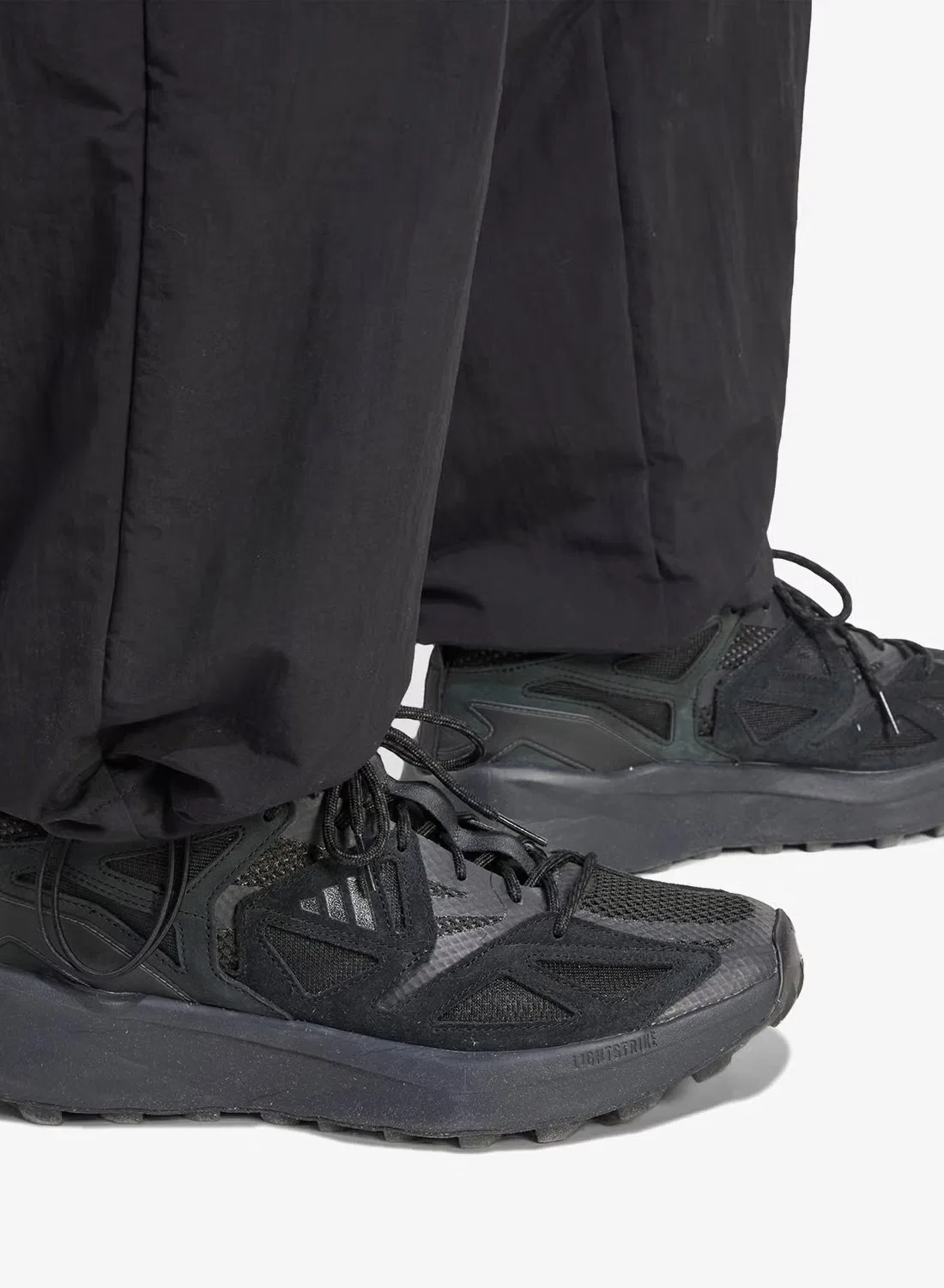 Брюки свободного кроя Small logo woven open hem Adidas, черный — фото 4